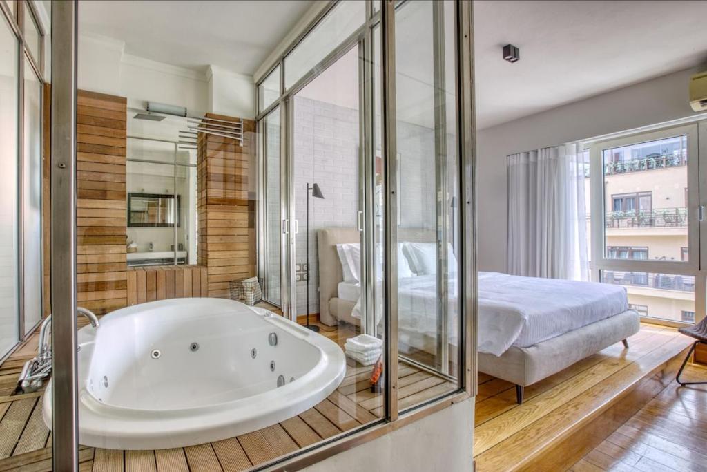Sunny Luxury Loft,Stunning Acropolis View, Jacuzzi Daire Atina Dış mekan fotoğraf